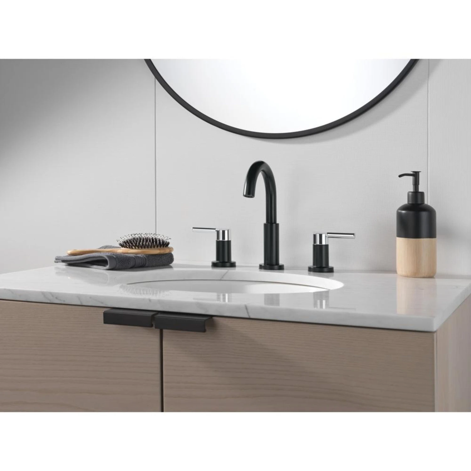 Delta NICOLI® TWO-HANDLE WIDESPREAD ARC SPOUT BATHROOM FAUCET 2 Delta NICOLI® TWO-HANDLE WIDESPREAD ARC SPOUT BATHROOM FAUCET - Image 2