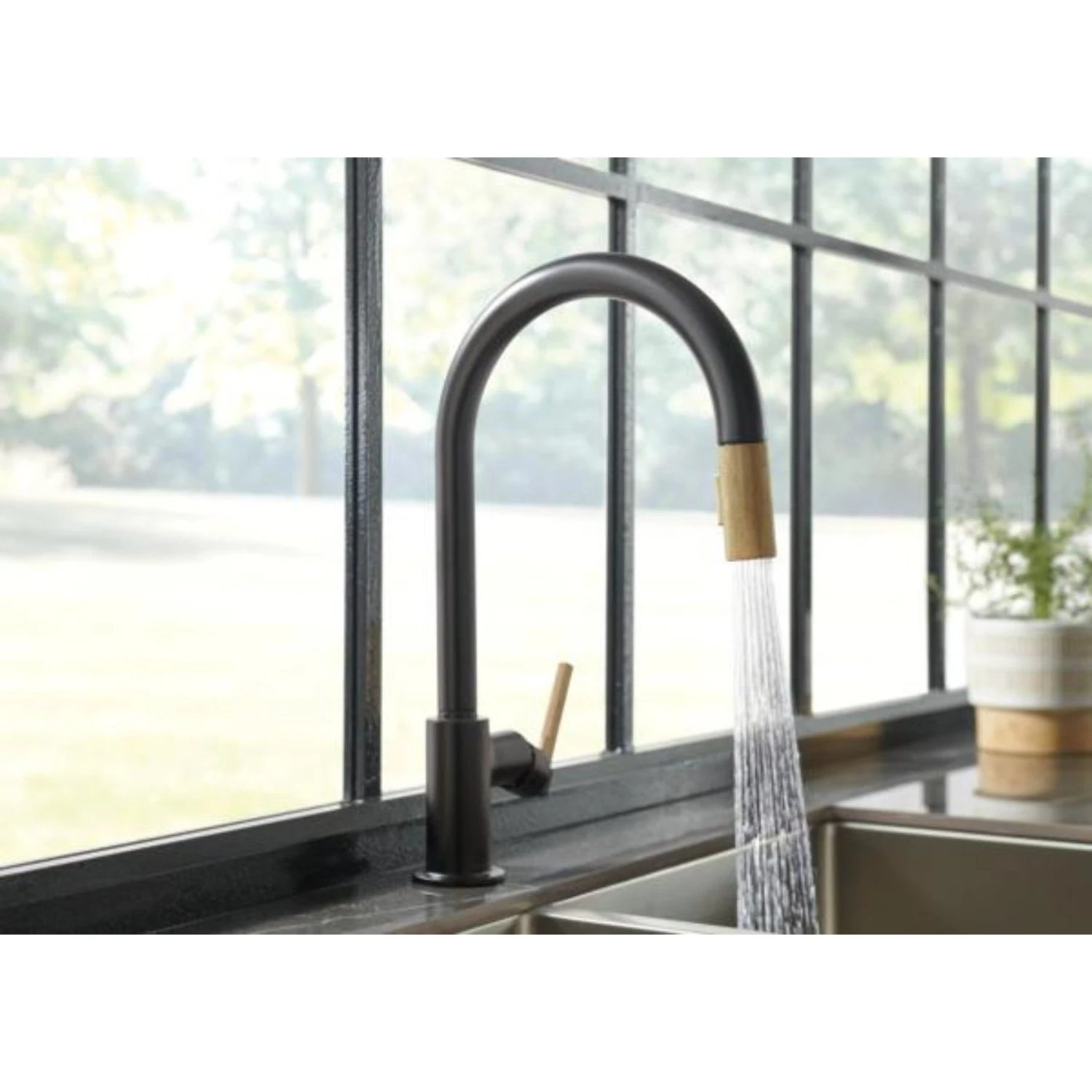 LITZE® PULL-DOWN FAUCET WITH ARC SPOUT AND KNURLED HANDLE 2 LITZE® PULL-DOWN FAUCET WITH ARC SPOUT AND KNURLED HANDLE - Image 2