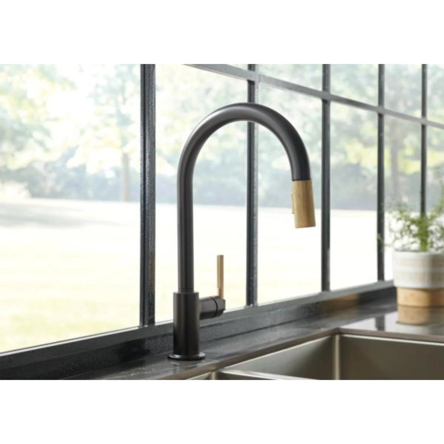 LITZE® PULL-DOWN FAUCET WITH ARC SPOUT AND KNURLED HANDLE 8 LITZE® PULL-DOWN FAUCET WITH ARC SPOUT AND KNURLED HANDLE - Image 8
