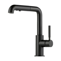 SOLNA SINGLE HANDLE PULL-OUT KITCHEN FAUCET