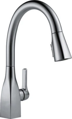 Delta MATEO SINGLE HANDLE PULL-DOWN KITCHEN FAUCET