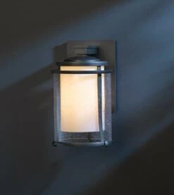 MERIDIAN OUTDOOR SCONCE